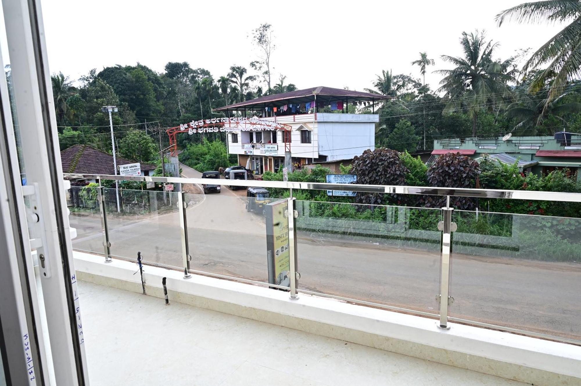Grand Misty Heaven Vila Madikeri Exterior foto